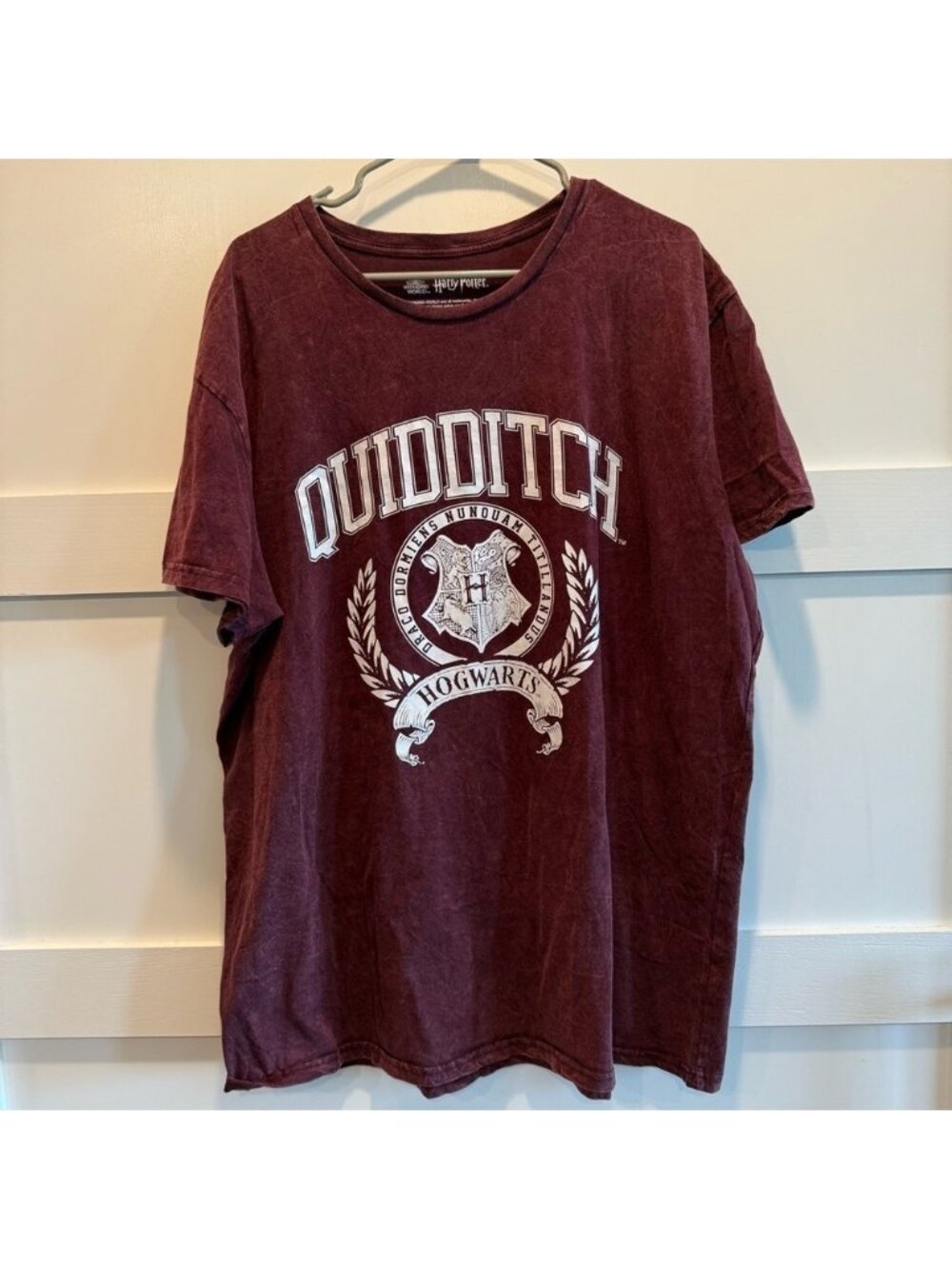 Warner Bros. Hogwarts Quidditch 2XL Maroon Tee